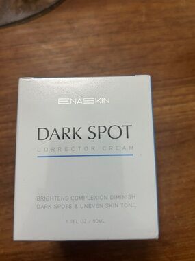 ENA SKIN Dark Spot Corrector Cream - White & Light Blue Box